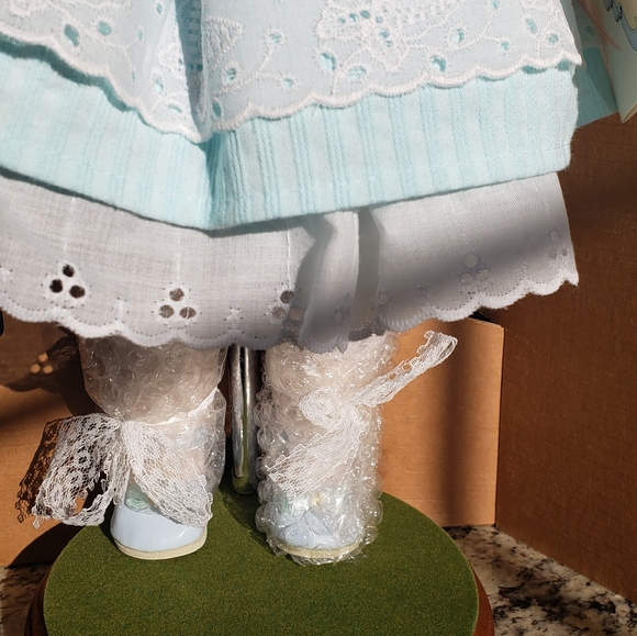 Collection doll - Picture 3 of 6